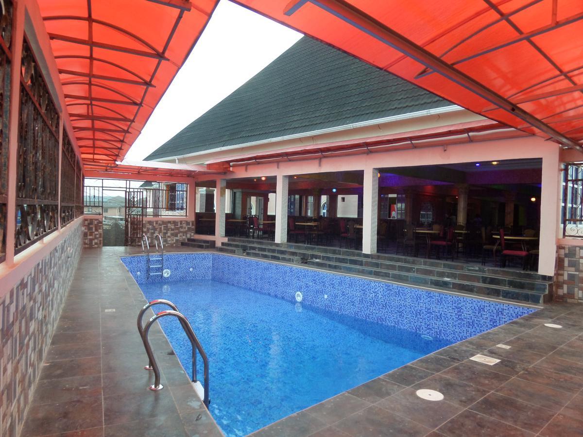 เดอ โซน โฮเต็ล ลิมิเต็ด Hotel Ikotun ภายนอก รูปภาพ