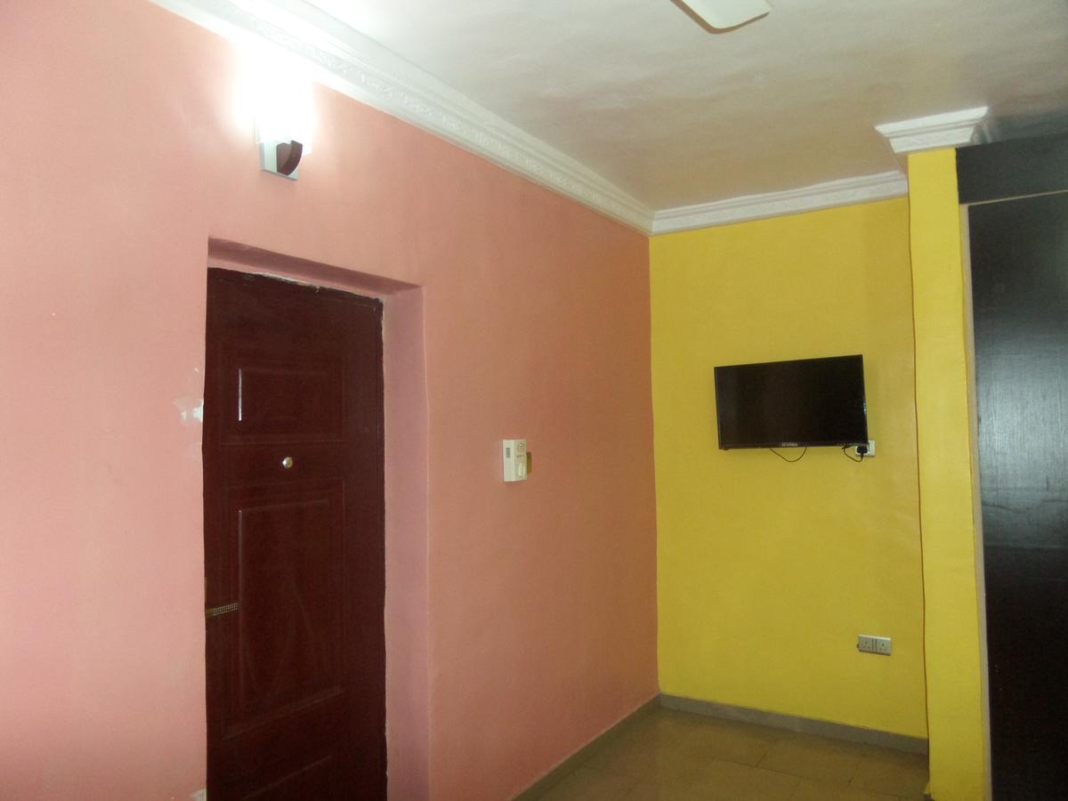 เดอ โซน โฮเต็ล ลิมิเต็ด Hotel Ikotun ภายนอก รูปภาพ