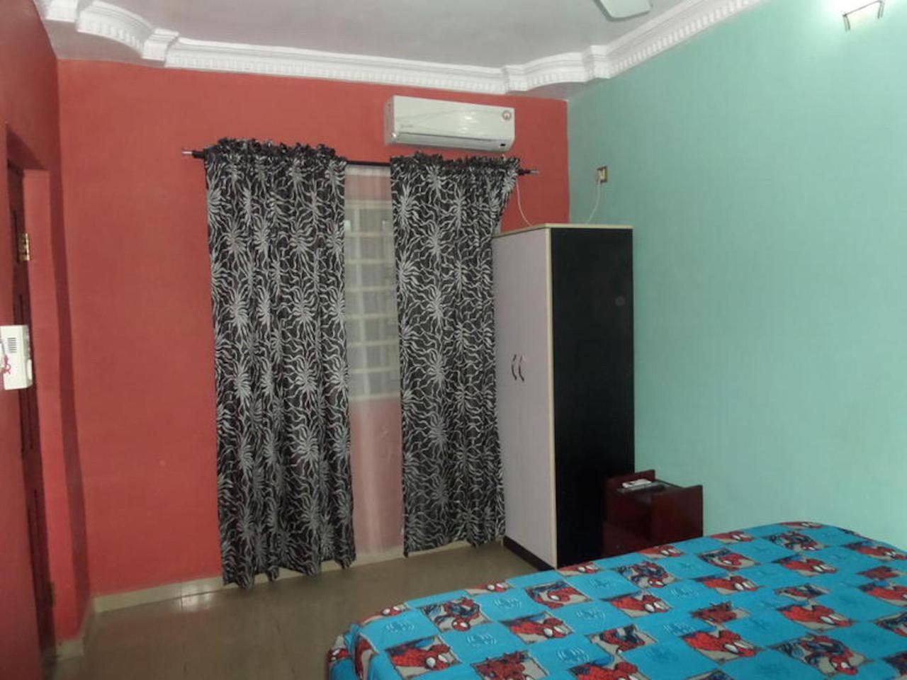 เดอ โซน โฮเต็ล ลิมิเต็ด Hotel Ikotun ภายนอก รูปภาพ